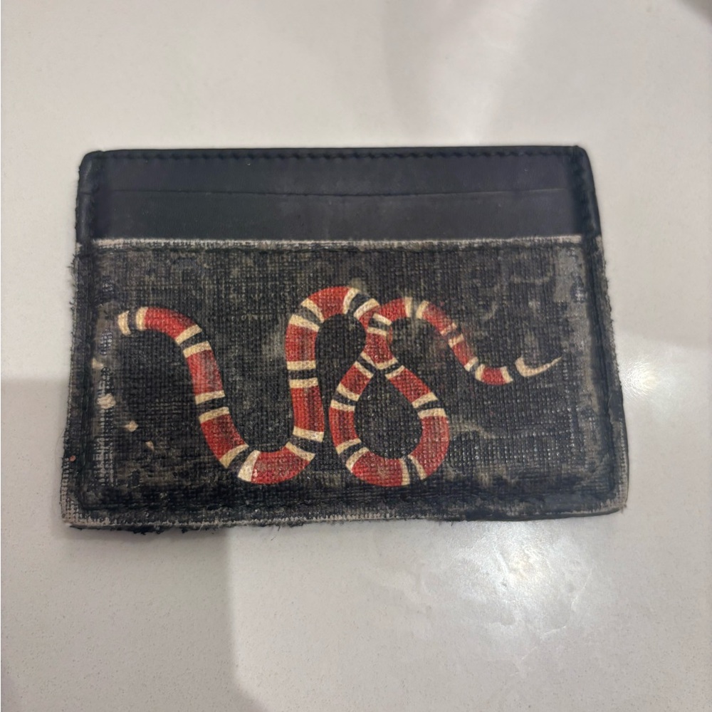 Gucci leather card holder with Snake Design